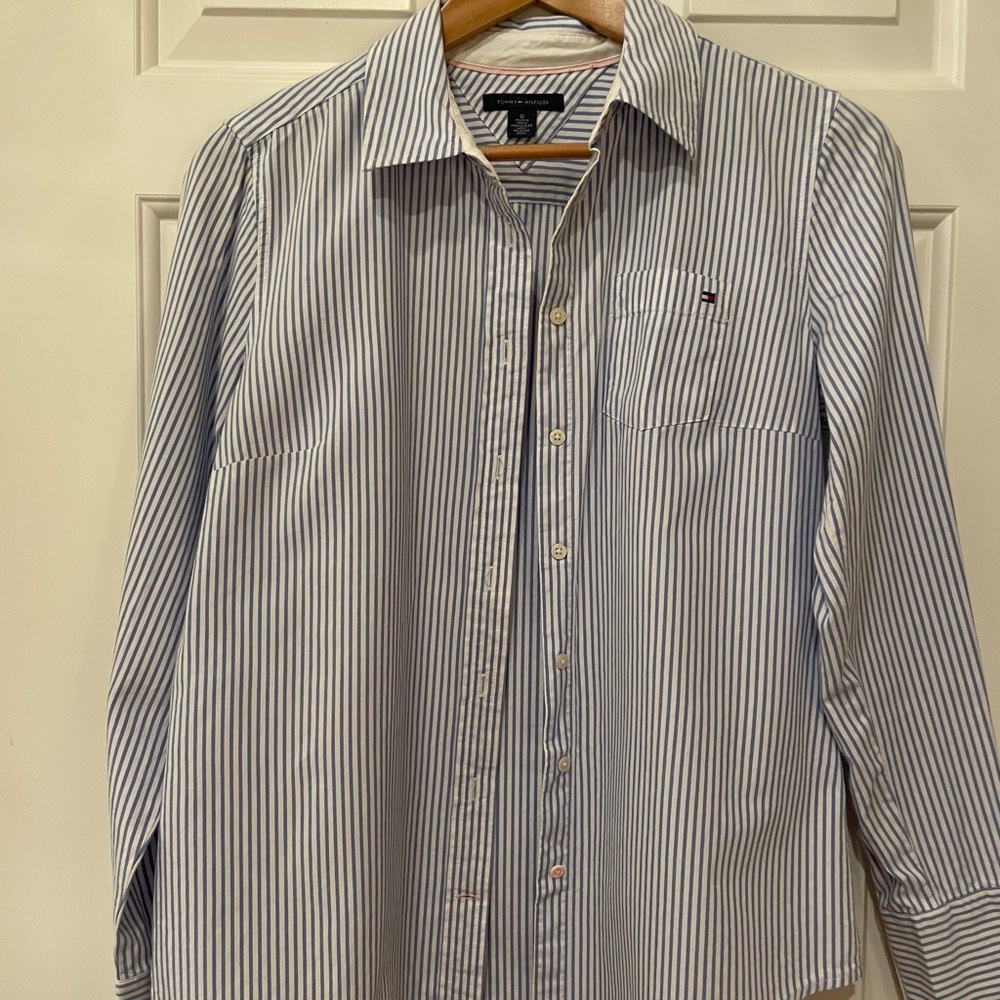 Tommy Hilfiger Womens Button Down. Great condition